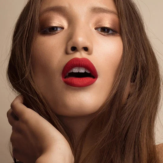 IL Makiage  INFINITY LIP CREAM Matte lip color Shade MATTE GESHA